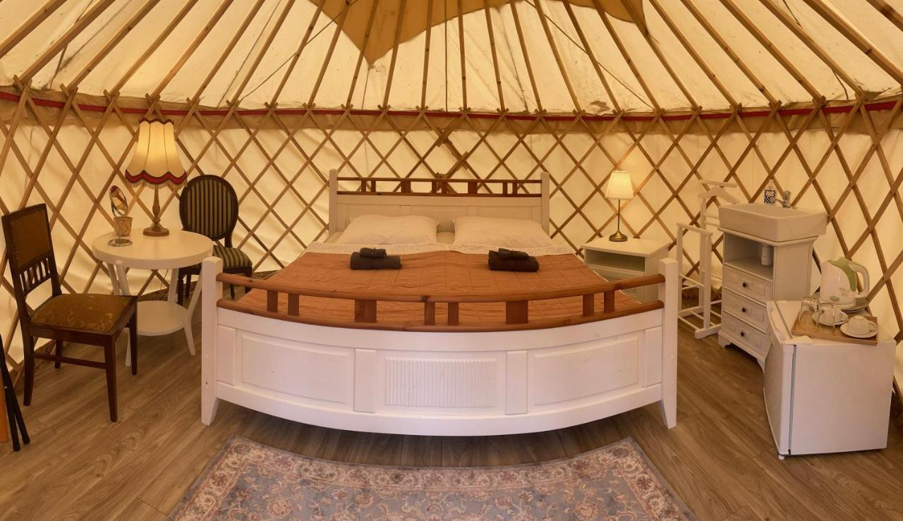 Oeko Kemping Es Glamping Tiszadada Exterior foto